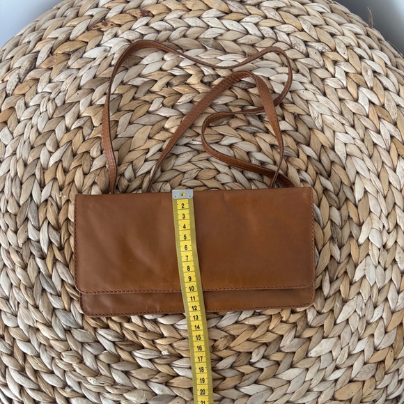 Small Cognac Clutch - Picture 4 of 5